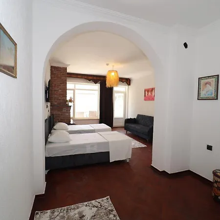 Ida Maya Appartement